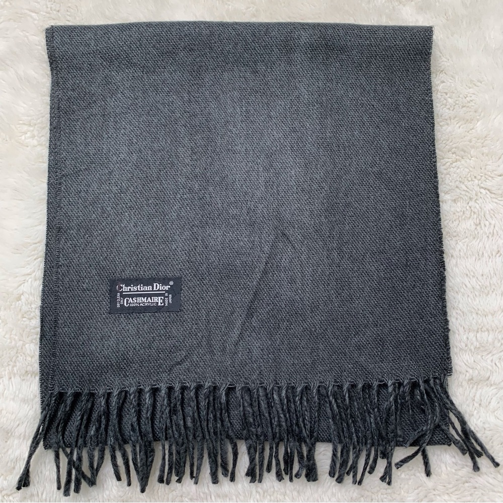 Elegant Black Scarf for Men - Picture 6 of 7